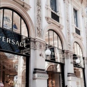 Meet your Posher, Maya